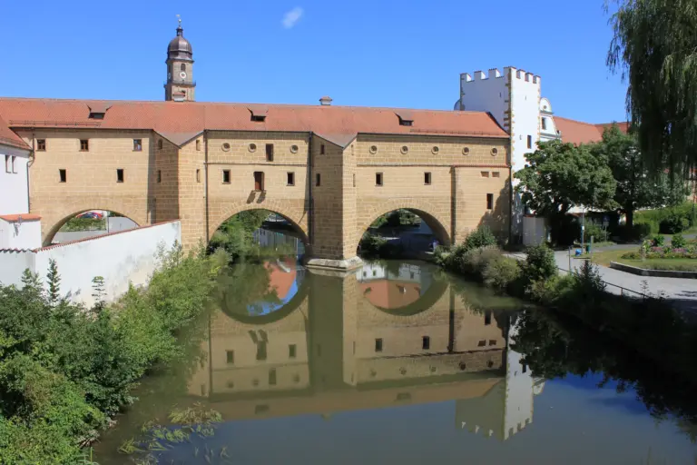 Blick auf die Stadtbrille Amberg, mittelalterliche Bauten in Form einer Brille