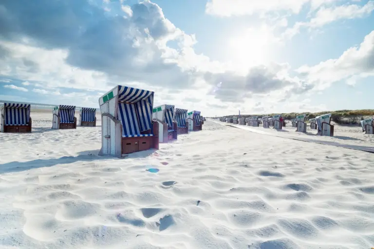 Strandkörbe am Strand von Norderney