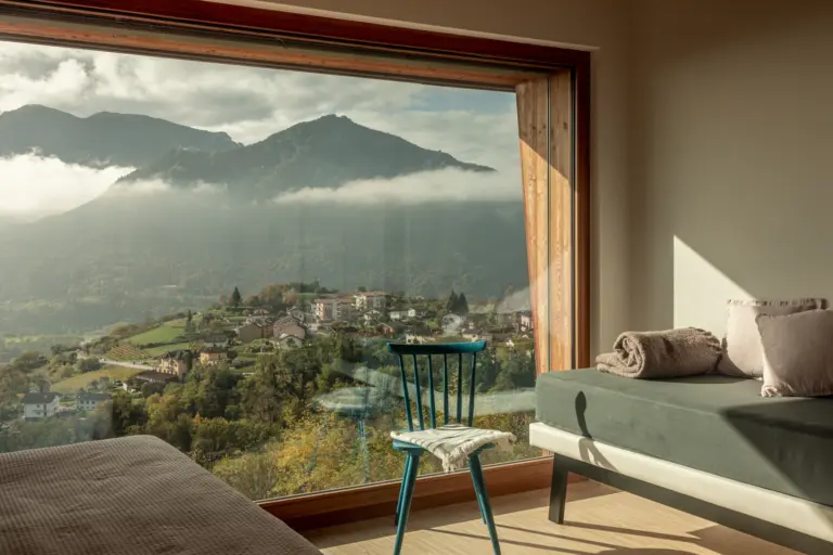 Maso al Sole Agriturismo Aussicht vom Zimmer auf die Bergwelt im Trentino